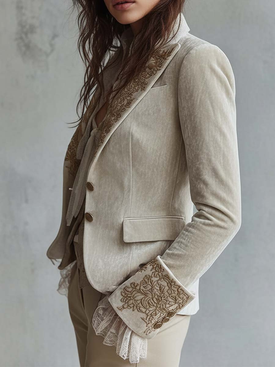 Constance | Ivoorkleurige blazer met bloemenborduursels