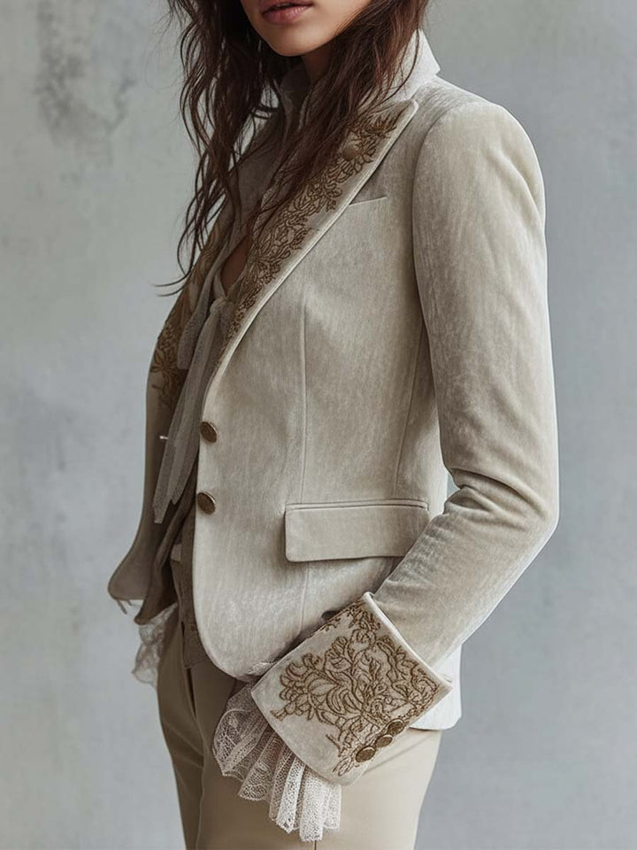 Constance | Ivoorkleurige blazer met bloemenborduursels