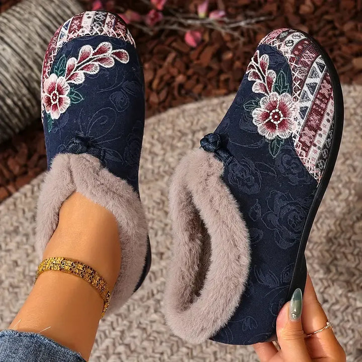 Dannelia | Comfortabele instapschoenen met bloemenborduursels