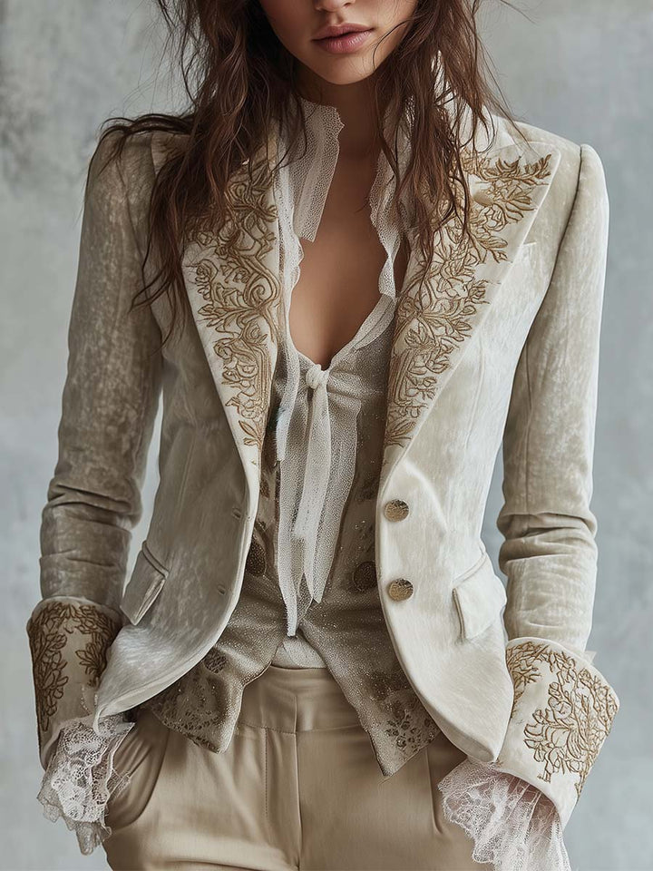 Constance | Ivoorkleurige blazer met bloemenborduursels