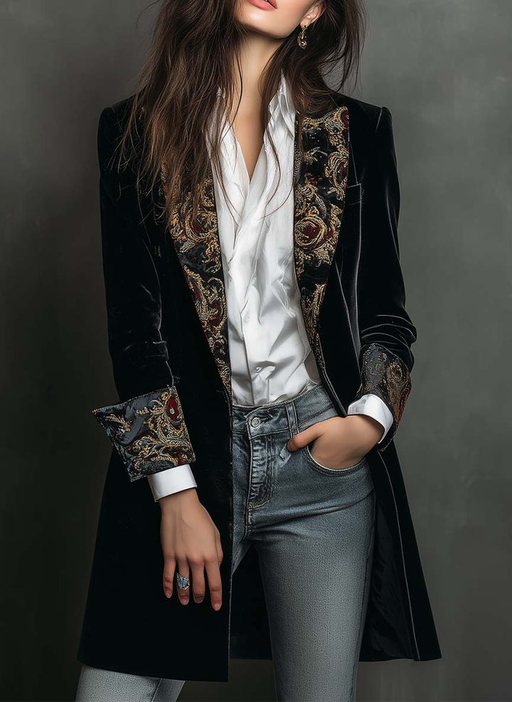 Léontine | Aansluitende zwarte blazer met barokpatroon