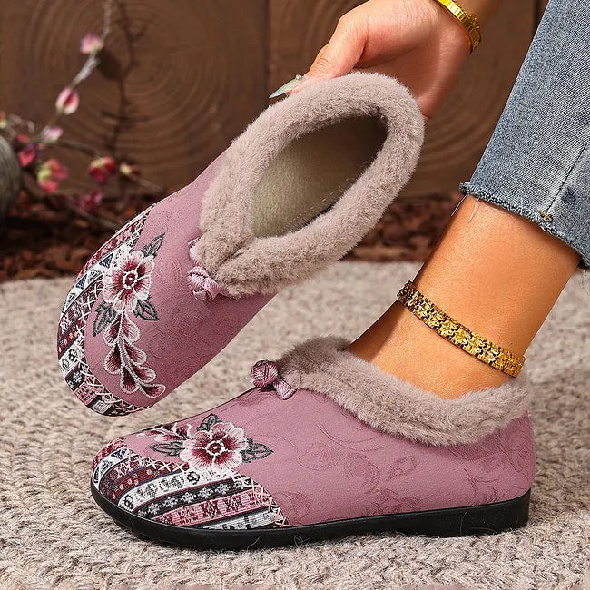 Dannelia | Comfortabele instapschoenen met bloemenborduursels