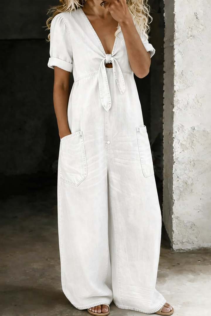 Naya | Korte jumpsuit met korte mouwen en V-hals