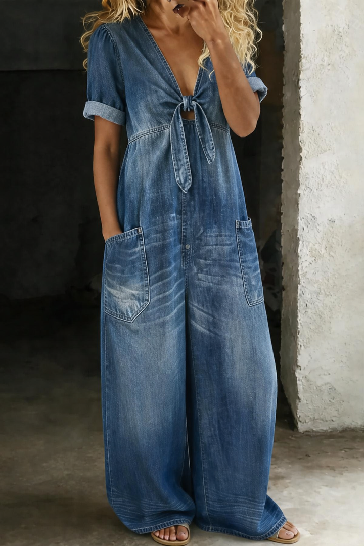 Naya | Korte jumpsuit met korte mouwen en V-hals