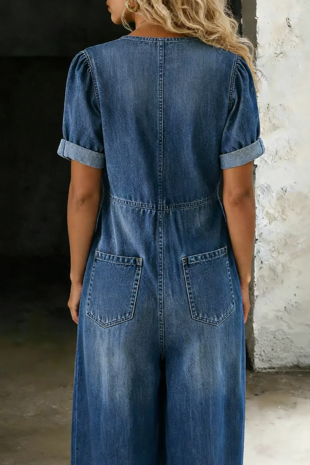 Naya | Korte jumpsuit met korte mouwen en V-hals