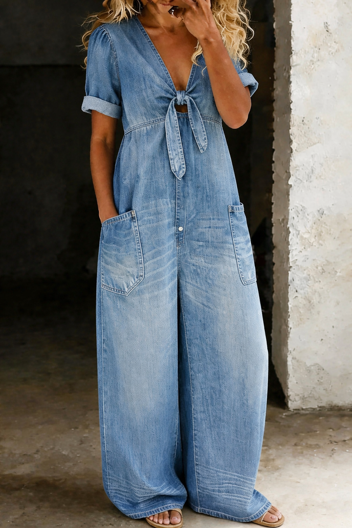 Naya | Korte jumpsuit met korte mouwen en V-hals