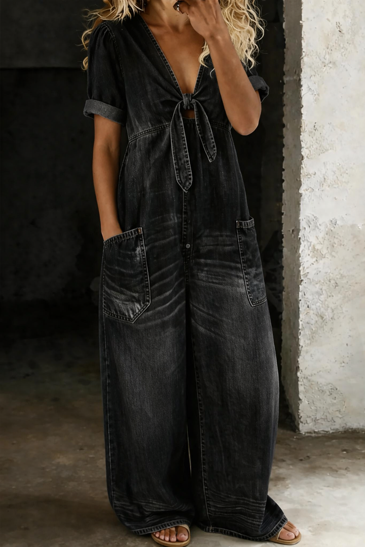 Naya | Korte jumpsuit met korte mouwen en V-hals
