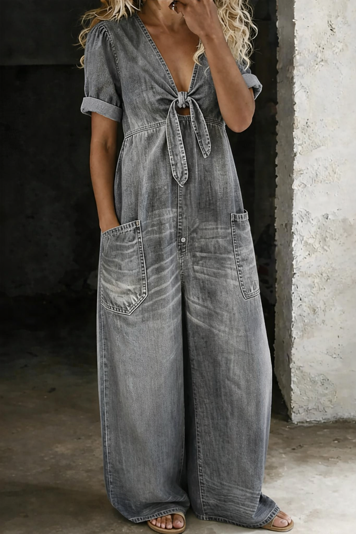 Naya | Korte jumpsuit met korte mouwen en V-hals