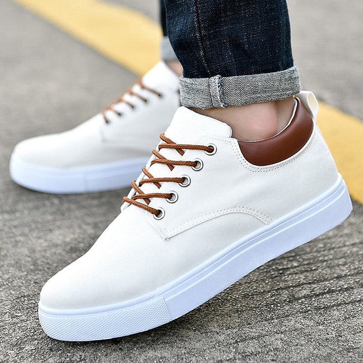 Farnham | Stoere herensneakers met witte zool