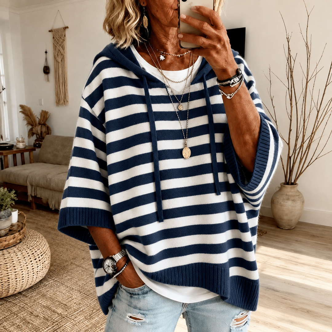 Marine™ | Elegante Marineblauwe Gestreepte Poncho met Capuchon