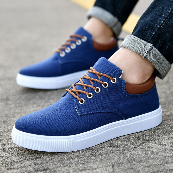 Farnham | Stoere herensneakers met witte zool