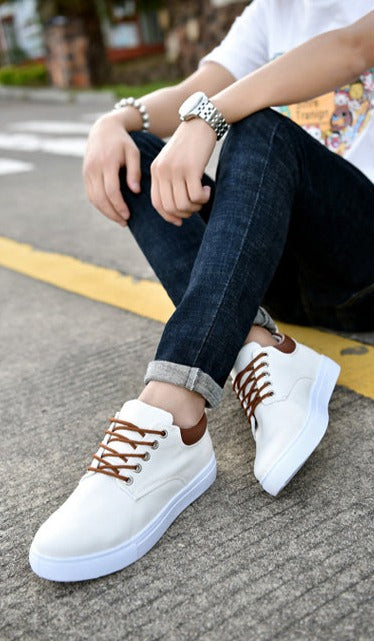 Farnham | Stoere herensneakers met witte zool