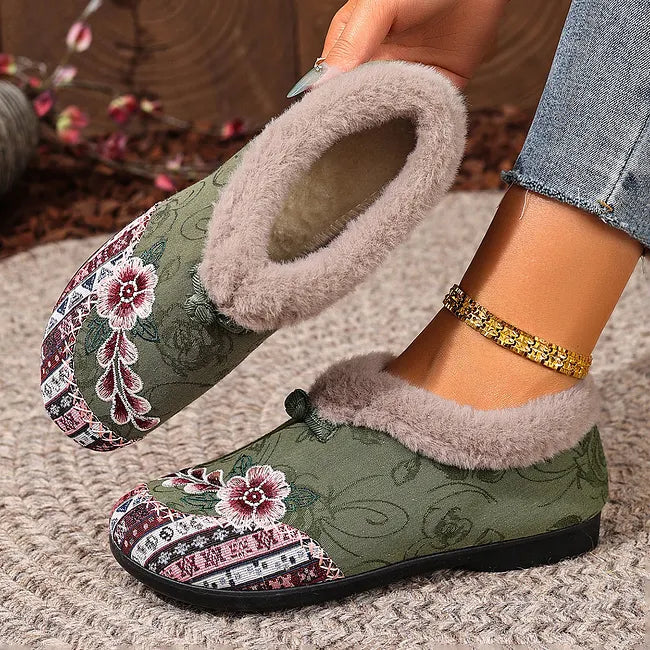 Dannelia | Comfortabele instapschoenen met bloemenborduursels