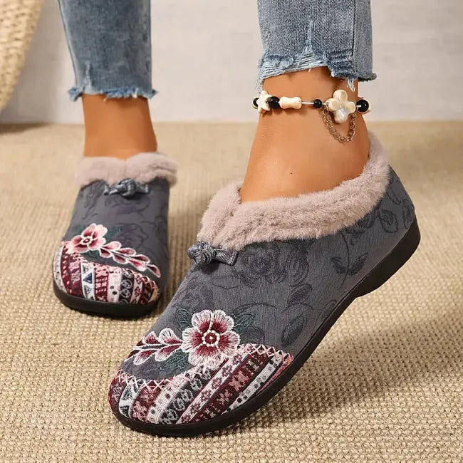 Dannelia | Comfortabele instapschoenen met bloemenborduursels
