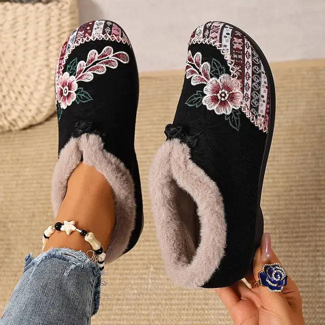 Dannelia | Comfortabele instapschoenen met bloemenborduursels