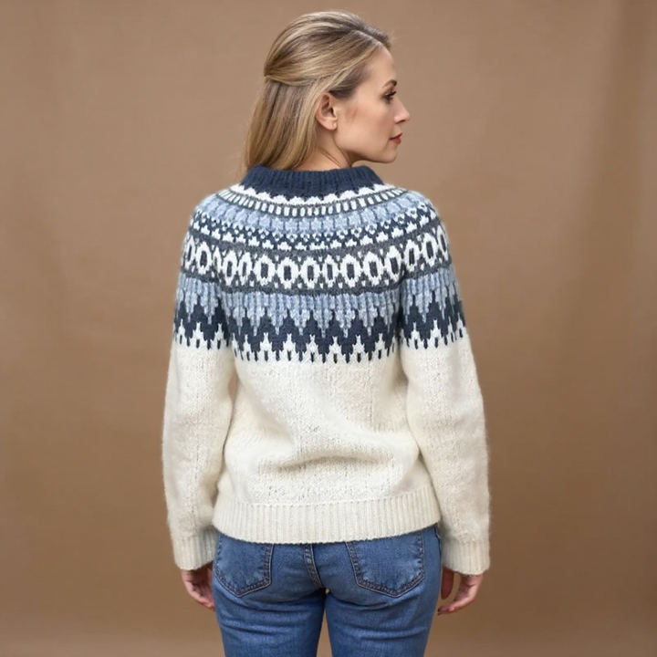 Pauline | Ecru trui met marineblauw patroon