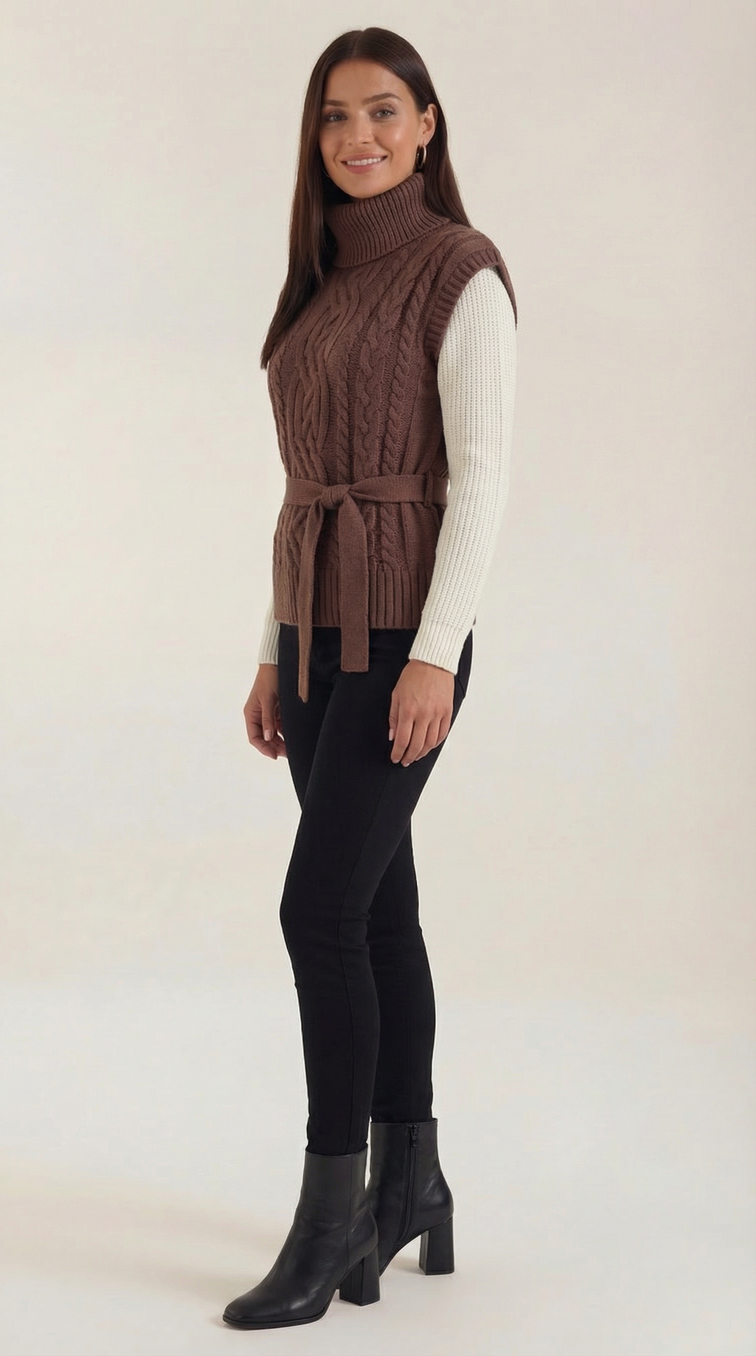 Wendy hoge hals kabelgebreide vest