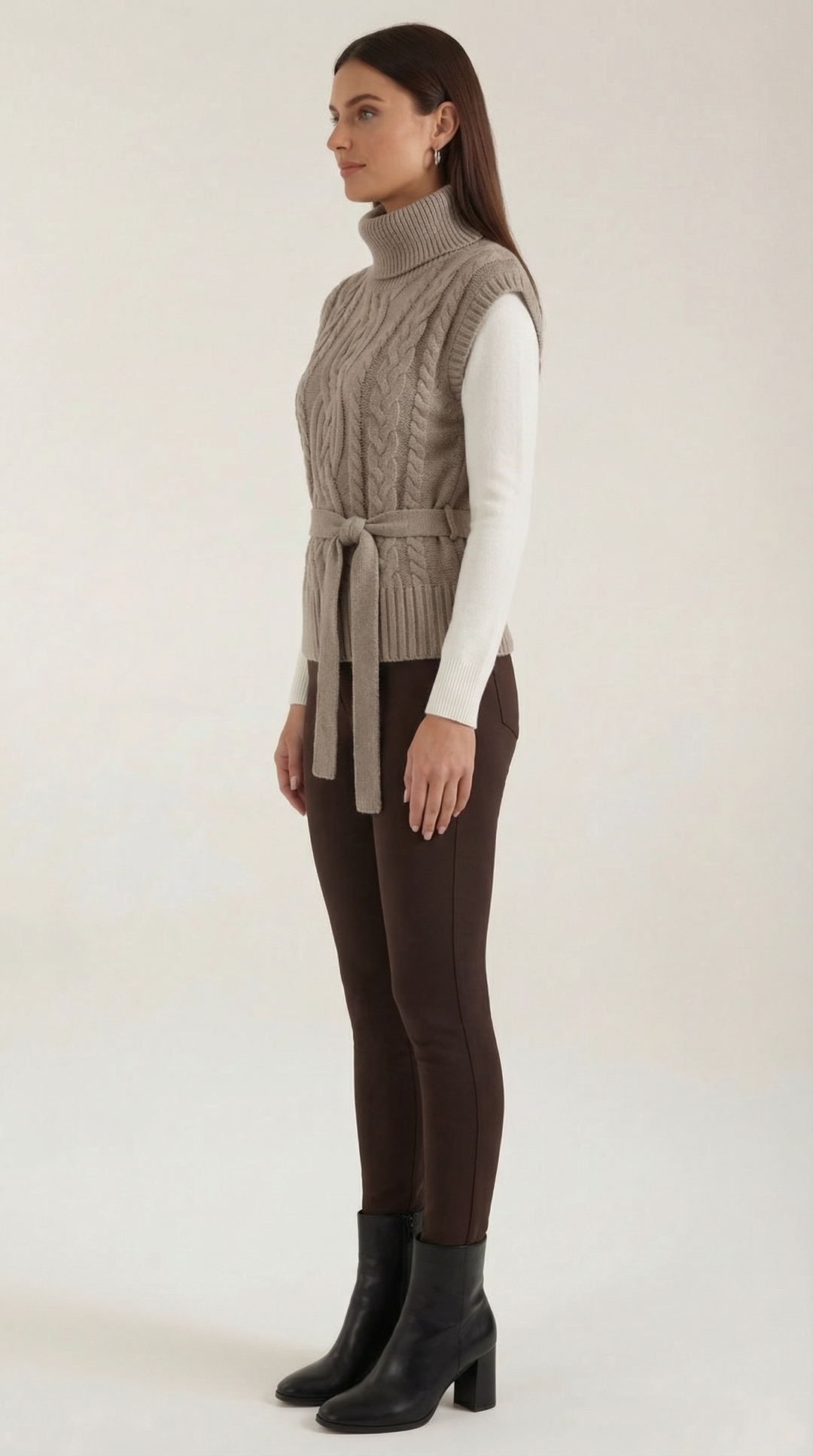 Wendy hoge hals kabelgebreide vest